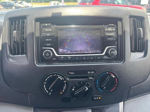 Used 2018 Nissan NV200 S image 17