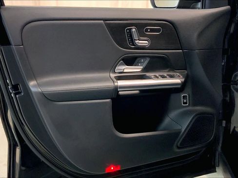 Used 2021 Mercedes-Benz GLA 250 4MATIC image 22