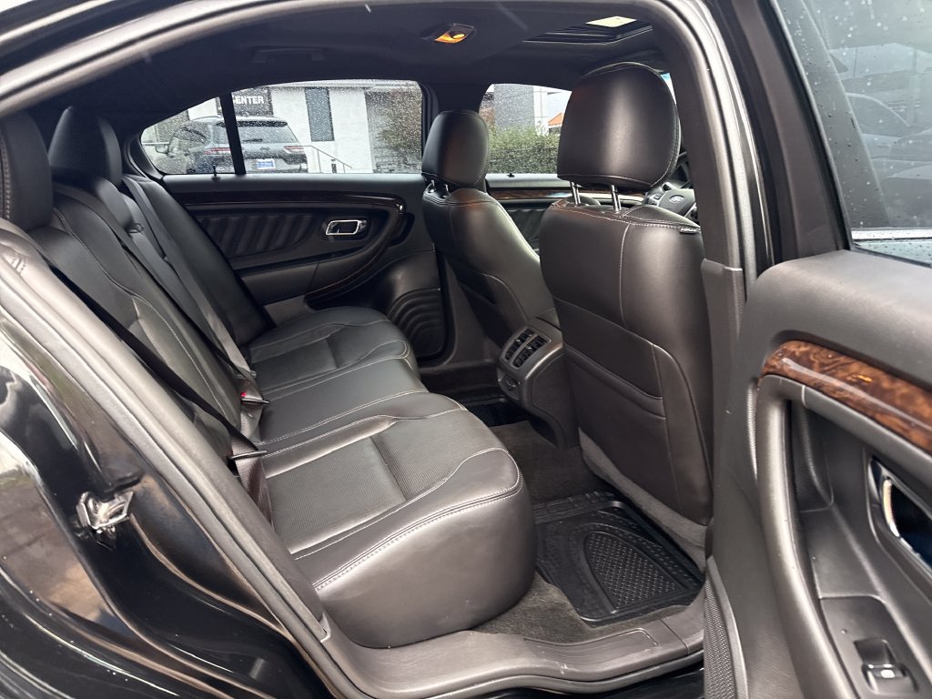 Used 2015 Ford Taurus Limited FWD image 20