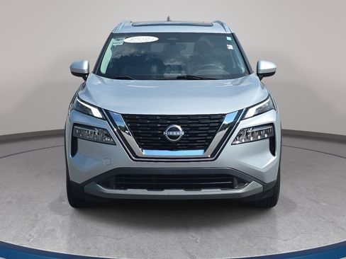Used 2023 Nissan Rogue SV w/ SV Premium B Package FWD image 2