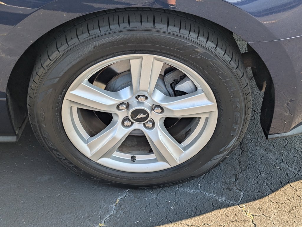 Used 2018 Ford Mustang Coupe RWD image 24