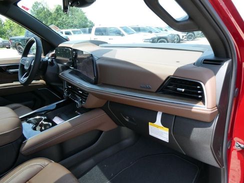 New 2026 Chevrolet Suburban High Country AWD/4WD image 11