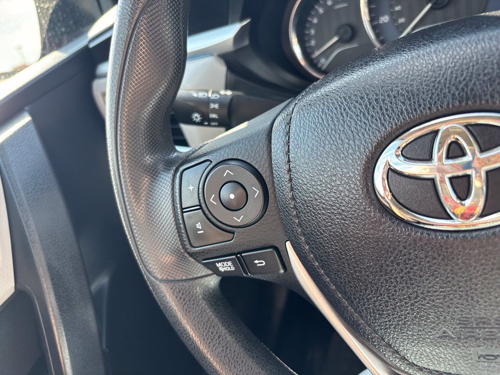 Used 2014 Toyota Corolla LE FWD image 24