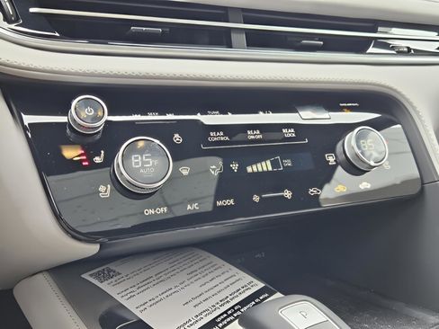 New 2026 INFINITI QX60 Autograph image 17