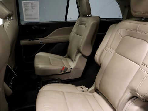 Used 2021 Lincoln Aviator Reserve w/ Elements Package Plus image 24