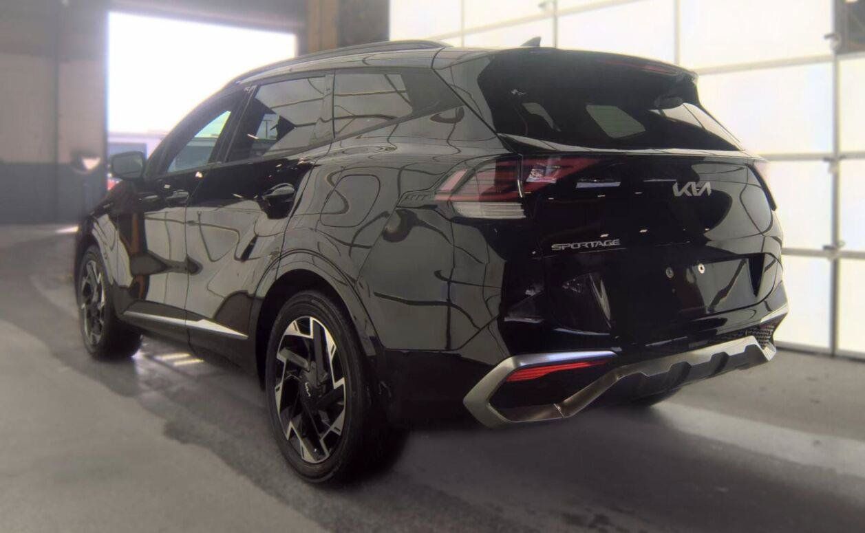 Used 2023 Kia Sportage SX FWD image 16