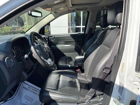 Used 2017 Jeep Compass High Altitude AWD/4WD image 2