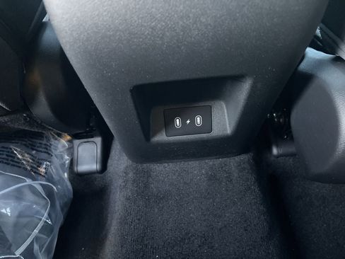 Used 2025 Hyundai Santa Cruz SE FWD image 14