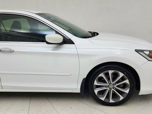Used 2015 Honda Accord Sport image 7