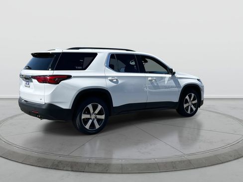 Used 2023 Chevrolet Traverse LT w/ LT Premium Package FWD image 8