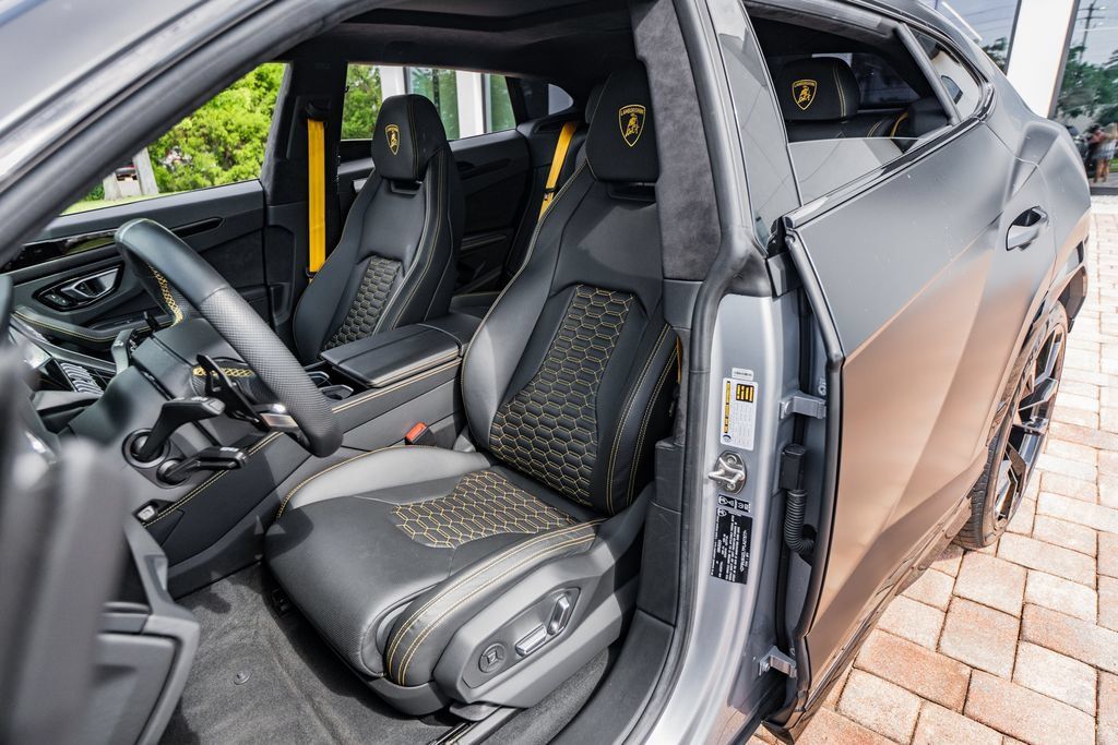 Used 2023 Lamborghini Urus S AWD/4WD image 21