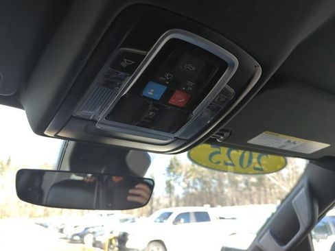 Used 2025 RAM 1500 Laramie image 25