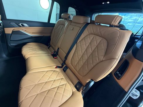 Used 2027 BMW X7 xDrive40i AWD/4WD image 29
