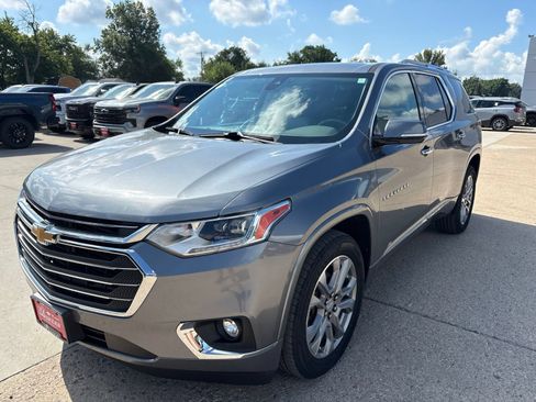 Used 2018 Chevrolet Traverse Premier w/ Driver Confidence II Package FWD image 7