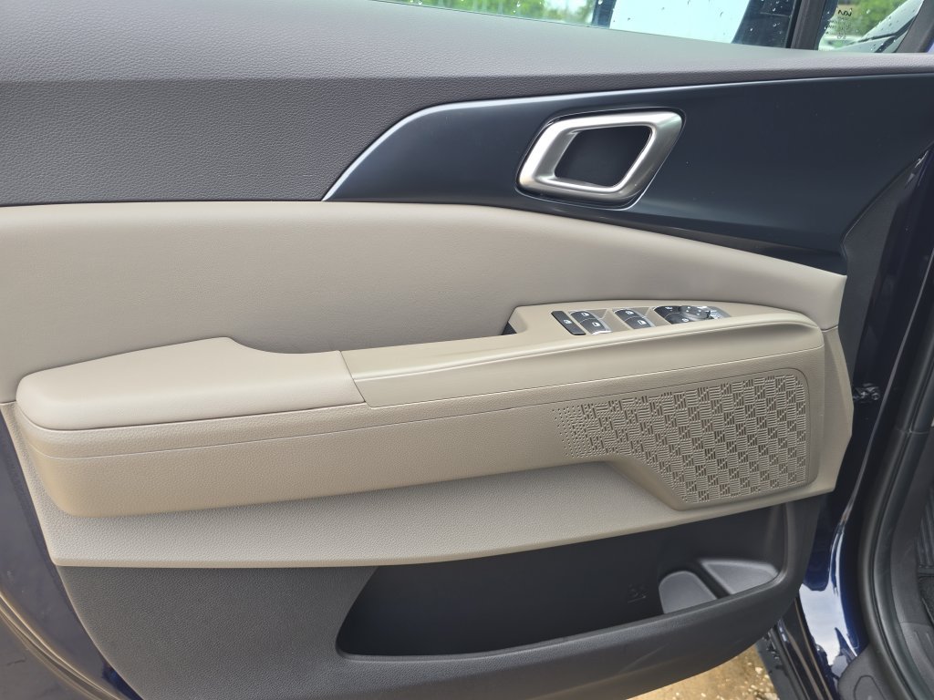 New 2027 Kia Carnival FWD image 18