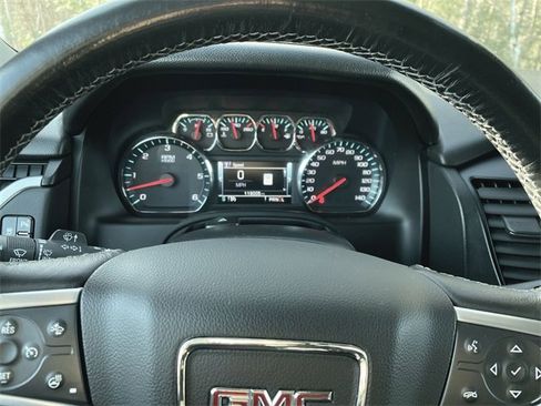 Used 2018 GMC Yukon XL SLT image 11