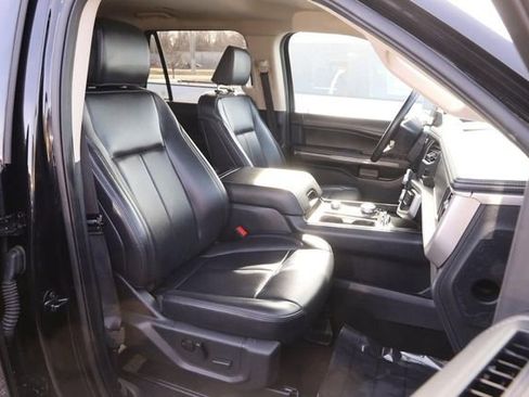 Used 2024 Ford Expedition Max XLT image 8