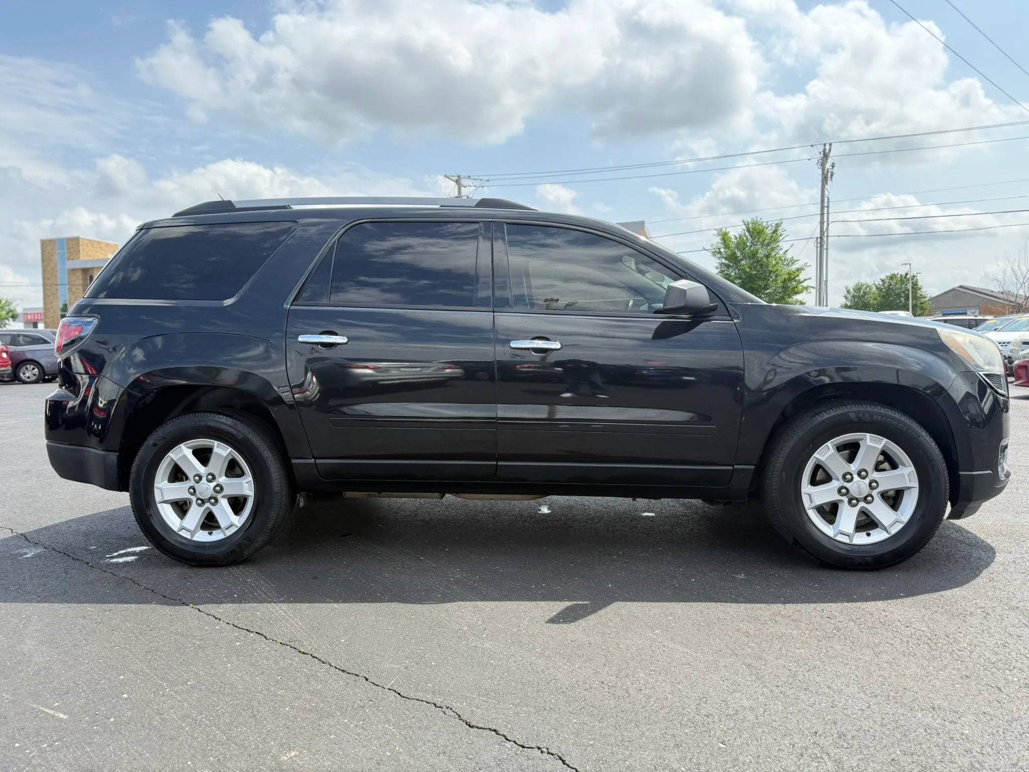 Used 2015 GMC Acadia SLE FWD image 3