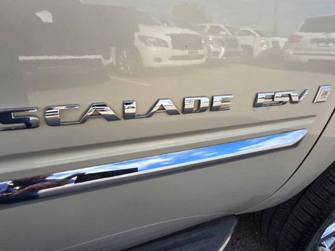 Used 2009 Cadillac Escalade ESV AWD image 34
