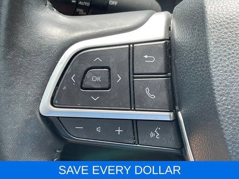 Used 2023 Toyota Highlander XLE FWD image 18