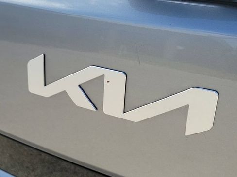Used 2025 Kia Soul LX FWD image 8