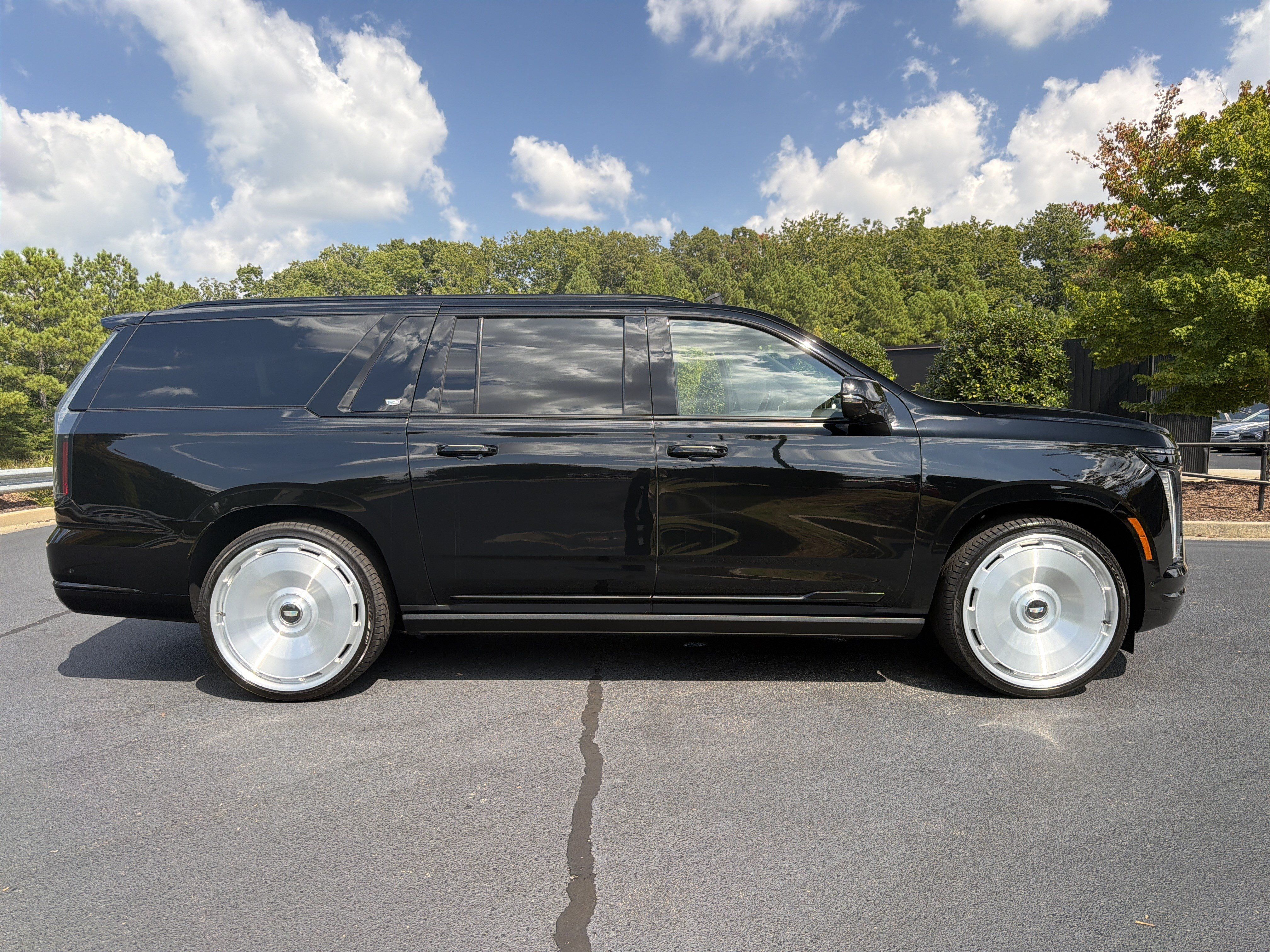 Used 2026 Cadillac Escalade ESV Sport AWD/4WD image 5