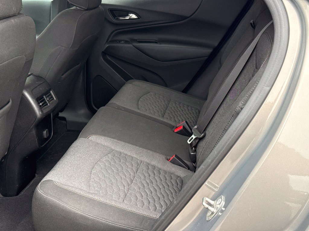 Used 2018 Chevrolet Equinox LT FWD image 16