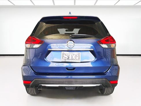 Used 2019 Nissan Rogue S image 5