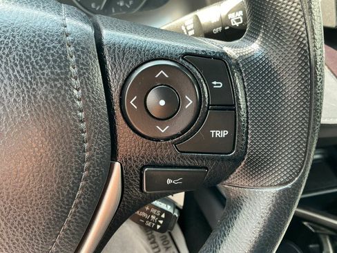 Used 2018 Toyota RAV4 LE w/ Carpet Mat Package AWD/4WD image 38