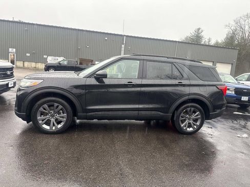 New 2026 Ford Explorer Active w/ Active Comfort Package image 2