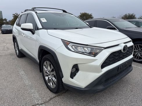 Used 2021 Toyota RAV4 XLE Premium w/ Carpet Mat Package (TMS) image 3