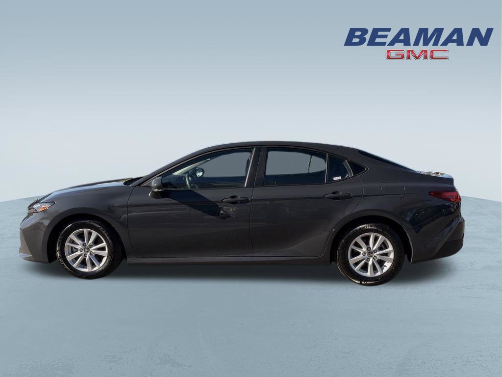 Used 2025 Toyota Camry LE FWD image 4