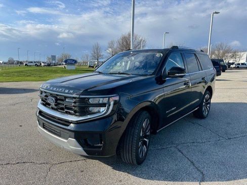 Certified 2025 Ford Expedition Platinum w/ Driver's Package AWD/4WD image 3