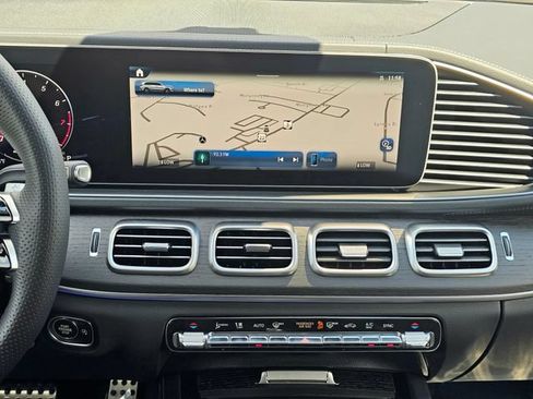 New 2026 Mercedes-Benz GLS 580 4MATIC image 35