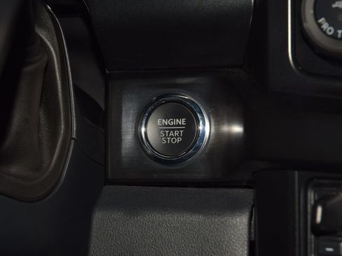 Used 2023 Ford F250 Lariat w/ Lariat Ultimate Package AWD/4WD image 38