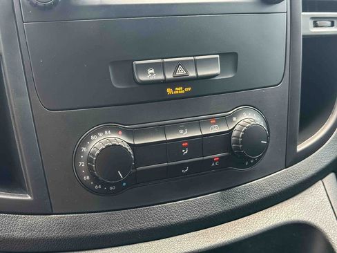 Used 2022 Mercedes-Benz Metris image 28