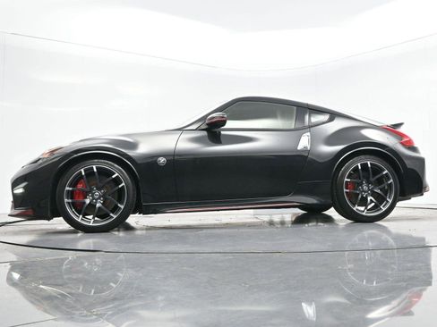 Used 2017 Nissan 370Z NISMO image 42
