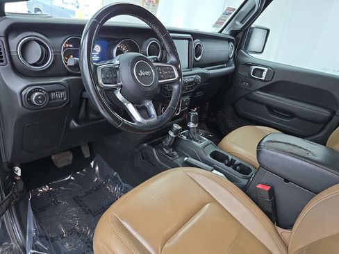 Used 2020 Jeep Gladiator Overland AWD/4WD image 15