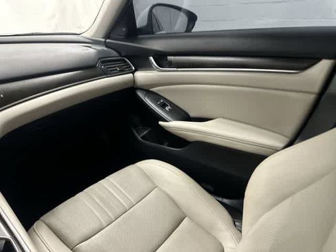 Used 2019 Honda Accord Touring image 13