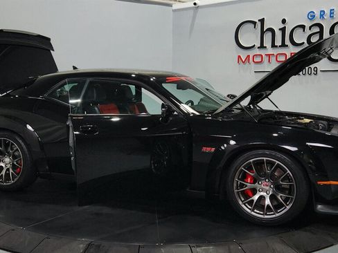 Used 2015 Dodge Challenger SRT w/ Technology Group RWD image 15