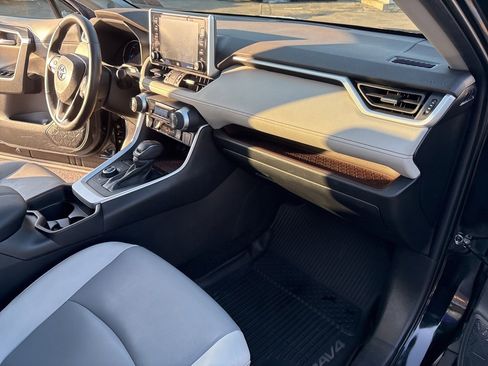 Used 2020 Toyota RAV4 Limited image 36