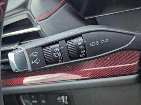 New 2026 Chevrolet Traverse RS w/ LPO, Floor Liner Package FWD image 32