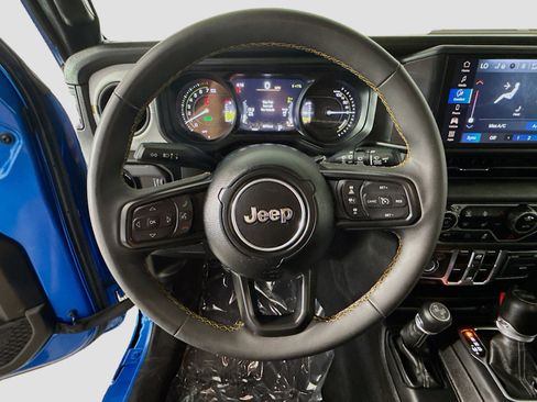 Used 2024 Jeep Wrangler Unlimited w/ Convenience Group AWD/4WD image 13