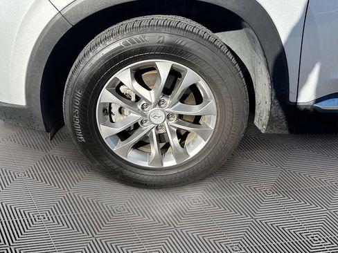 Used 2019 Hyundai Santa Fe SE image 21