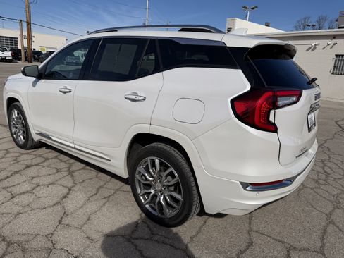 Used 2023 GMC Terrain Denali w/ Denali Premium Package image 5