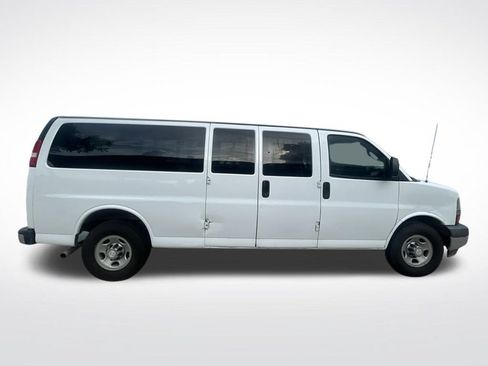 Used 2017 Chevrolet Express 3500 LT w/ LT Preferred Equipment Group RWD image 35