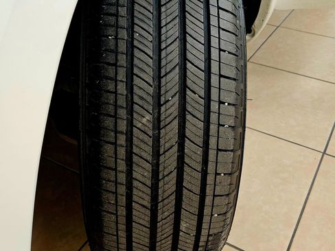 Used 2011 Toyota RAV4 Limited image 32