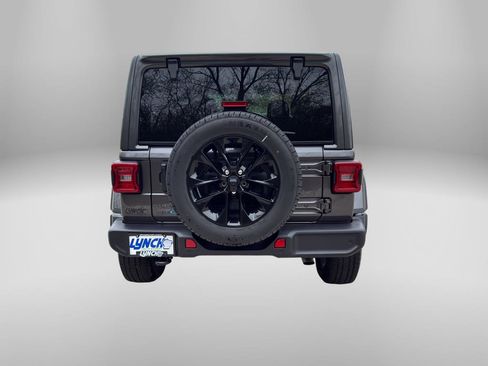 Used 2025 Jeep Wrangler Sahara w/ Safety Group AWD/4WD image 7