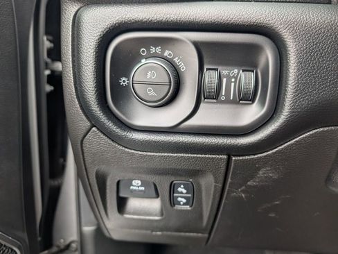 Used 2019 RAM 1500 Laramie image 38