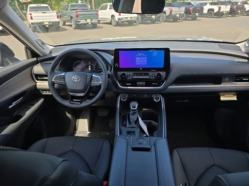 New 2025 Toyota Grand Highlander FWD image 20